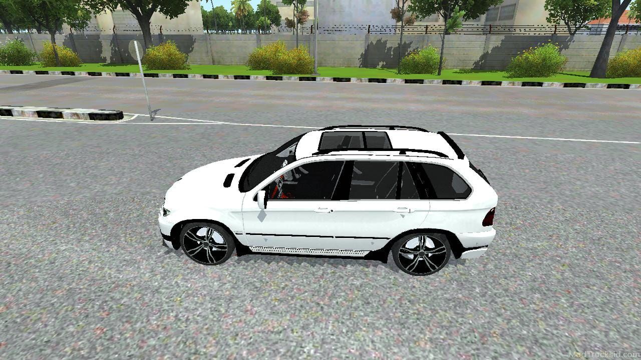 Photo of BMW X5 4