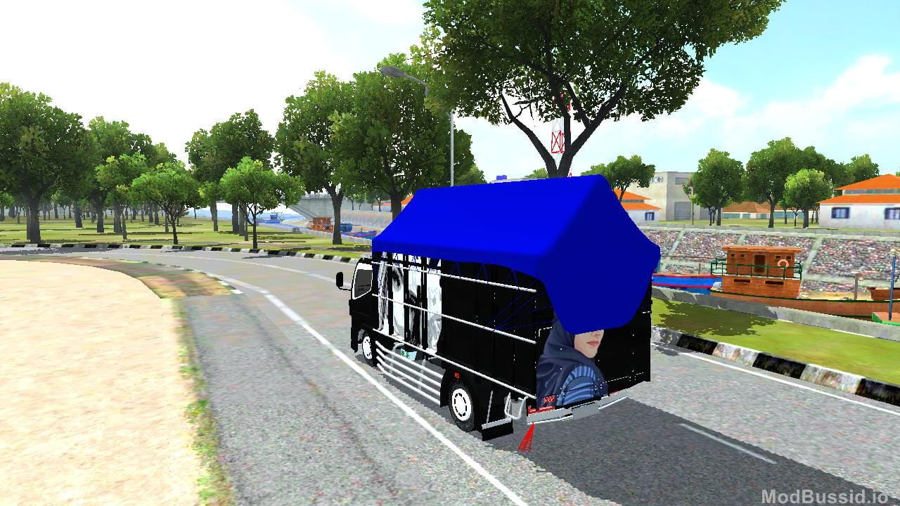 Photo of CANTER PUBLIC FIGURE BUDESIGN 5