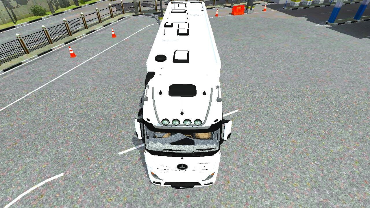 Photo of Mercedes-Benz Motorhome 3