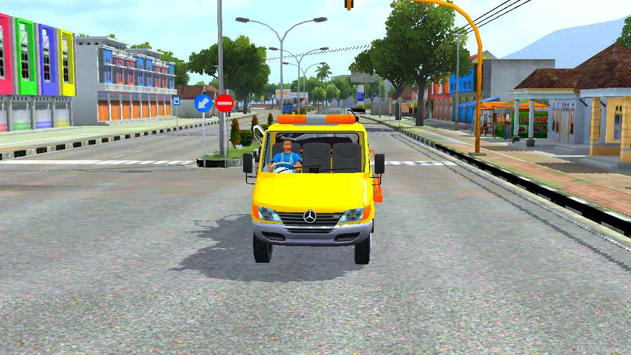 Photo of Mercedes-Benz Sprinter Towcar Broken Car 1