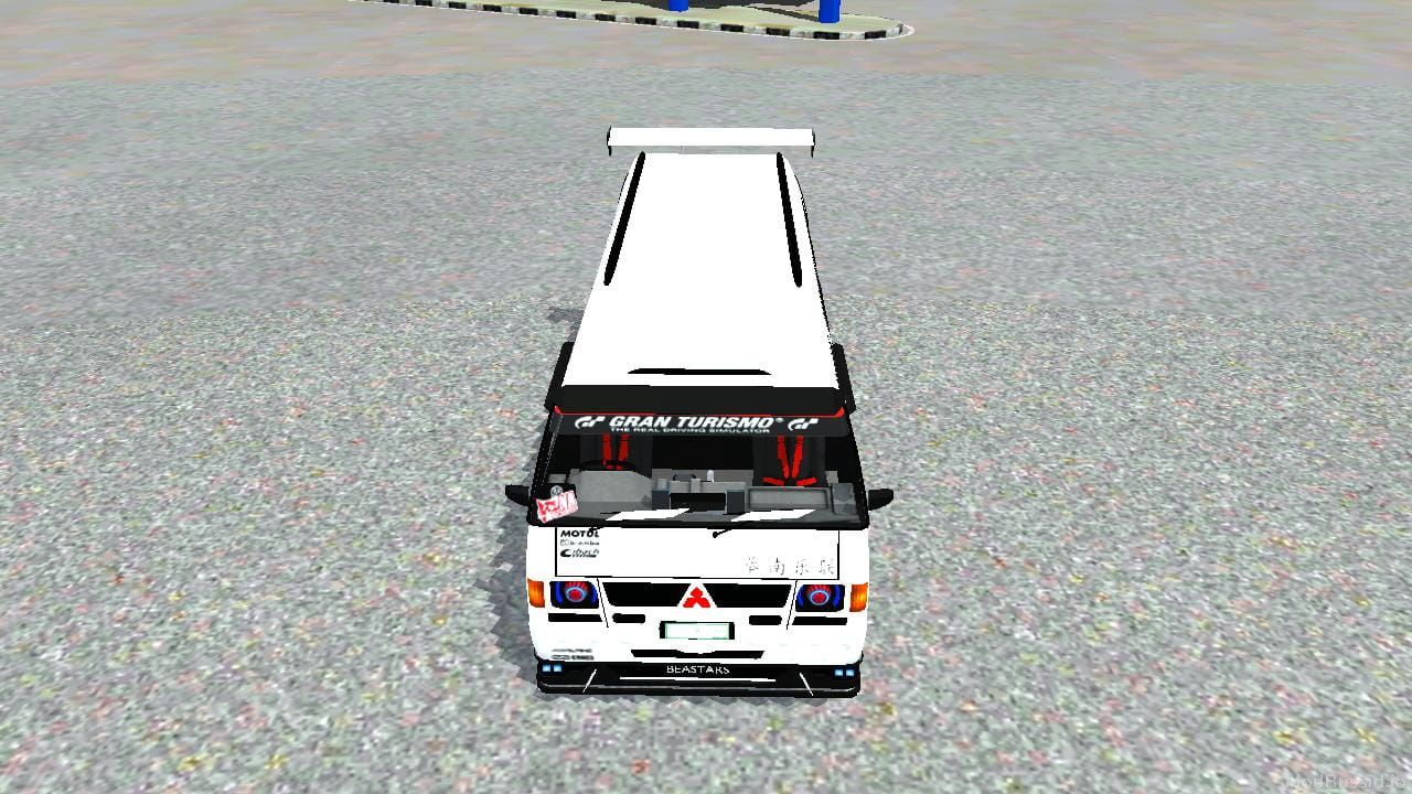 Photo of Mitsubishi Delica L300 1