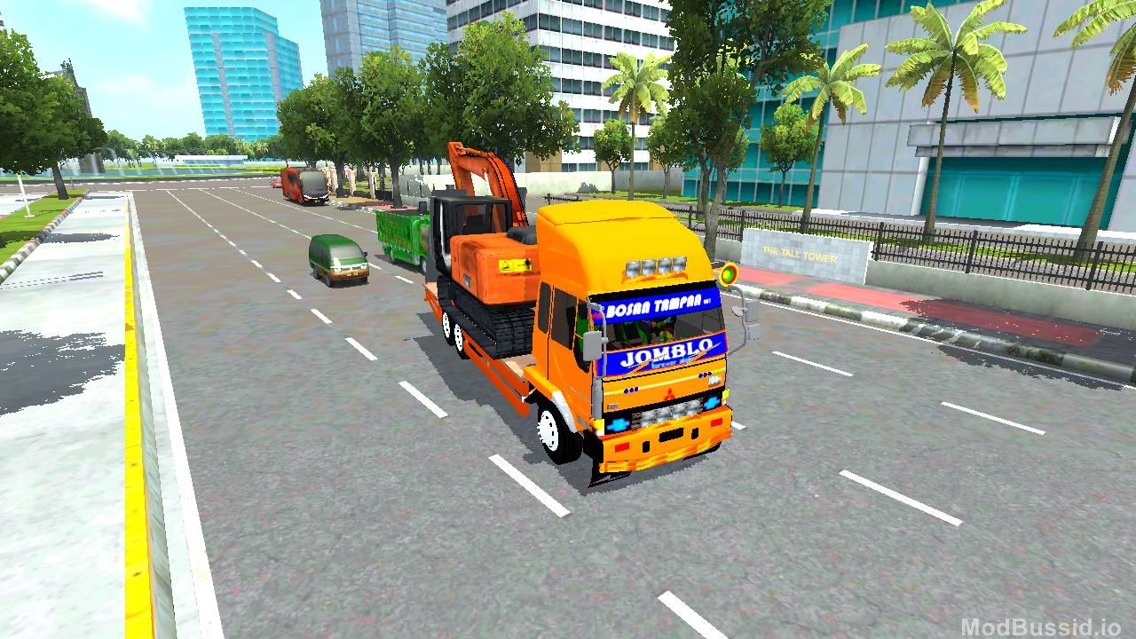 Photo of Mitsubishi Fuso Fighter Angkut Excavator 2