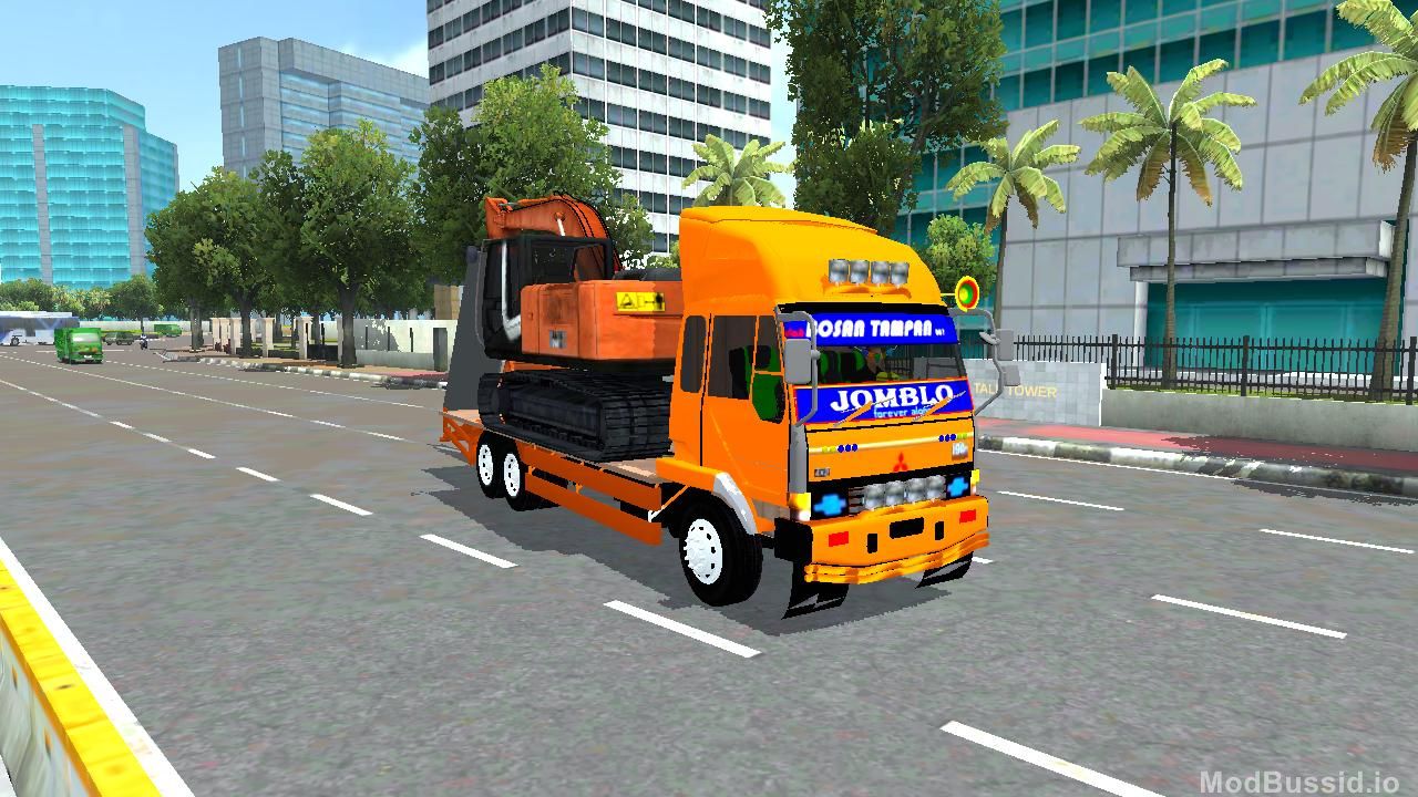 Photo of Mitsubishi Fuso Fighter Angkut Excavator 3