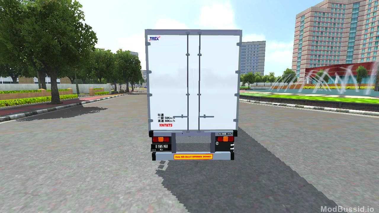 Photo of Mitsubishi Fuso Tronton 7