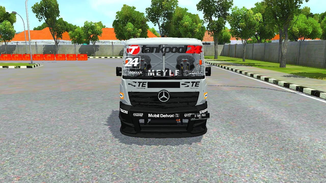 Photo of 2025 Mercedes Benz Racing Truk 1