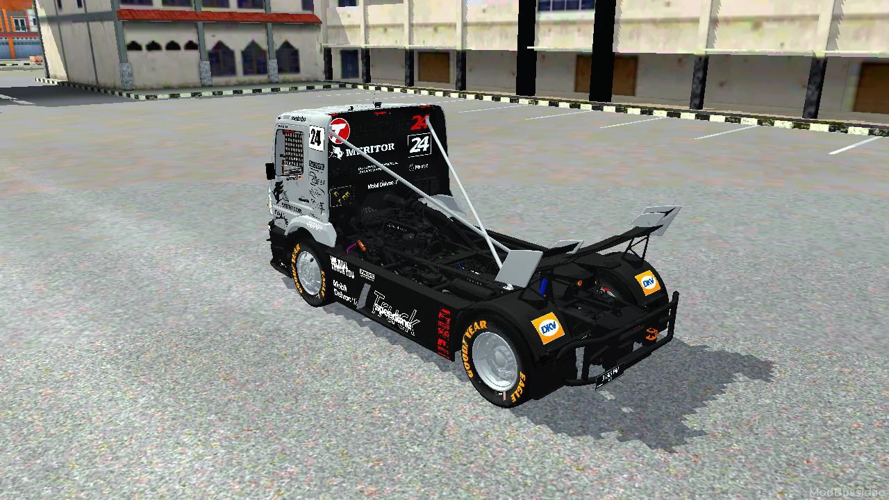 Photo of 2025 Mercedes Benz Racing Truk 5