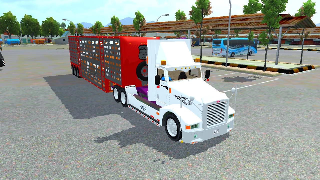 Photo of Peterbilt 385 2