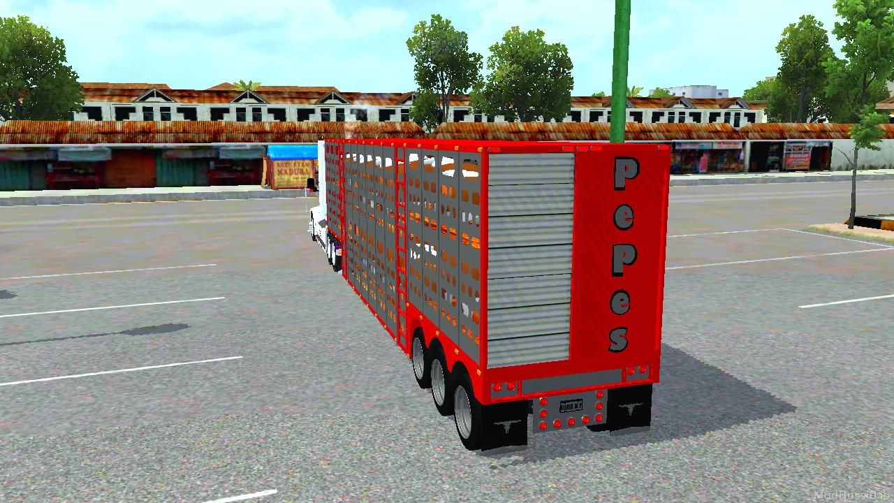 Photo of Peterbilt 385 5