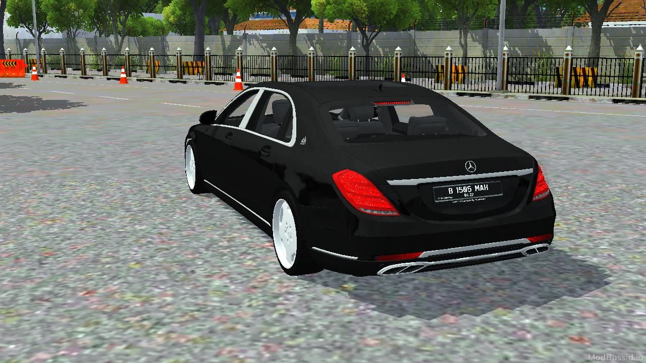 Photo of Mercedes-Benz Mayback S560 6