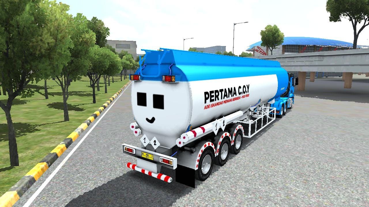 Photo of MERCY AROCS TRAILER TANGKI 4