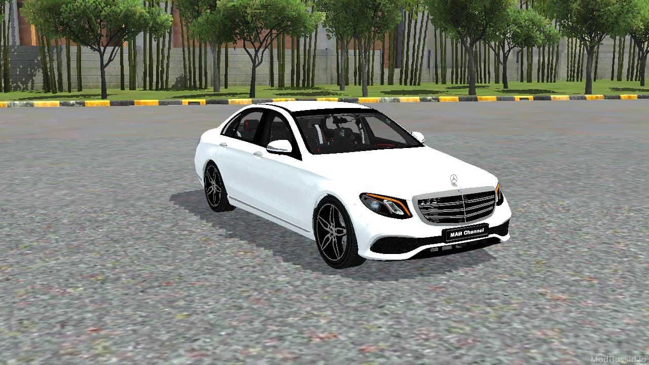 Photo of Mercedes-Benz E-Class 2