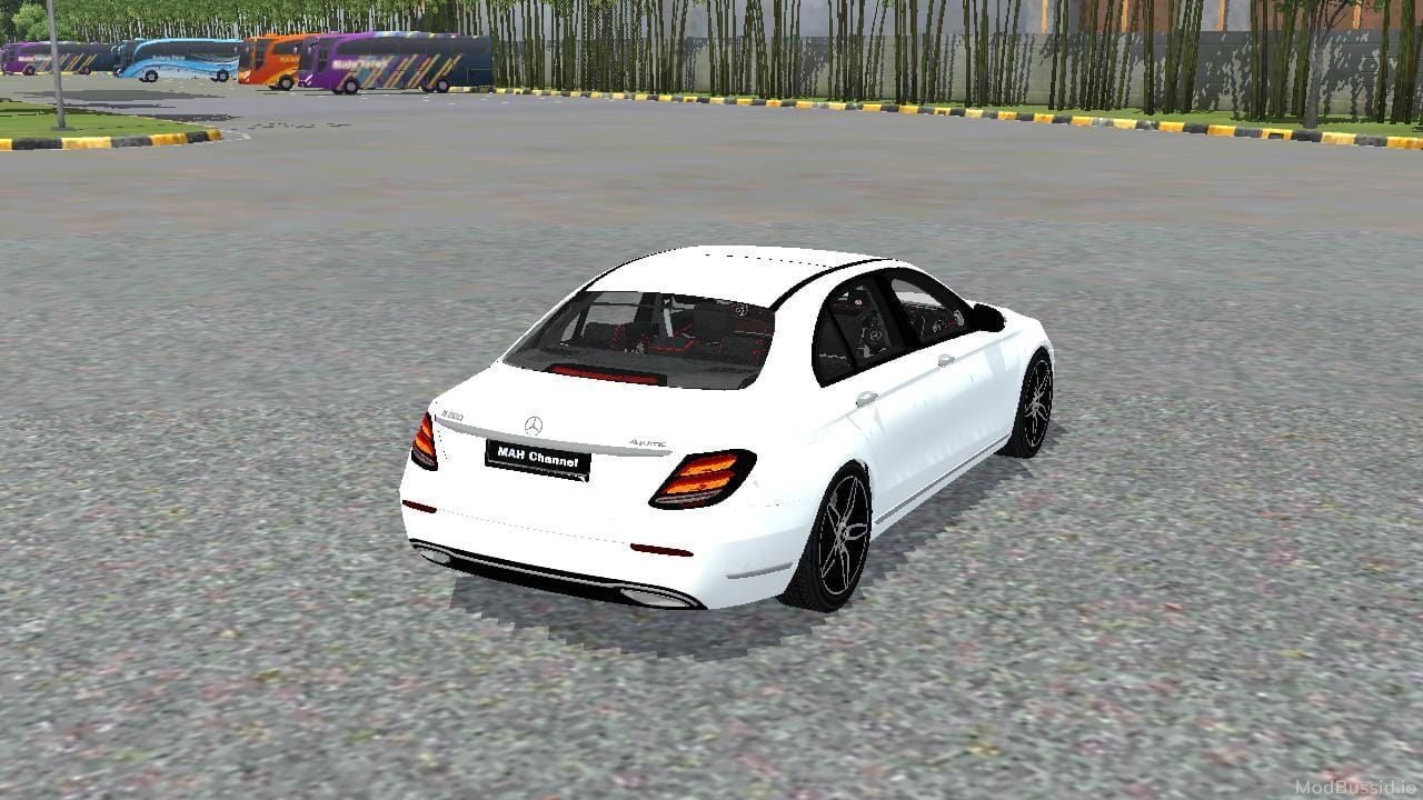 Photo of Mercedes-Benz E-Class 4