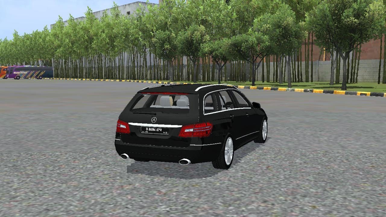 Photo of Mercedes-Benz E300 Estate 4