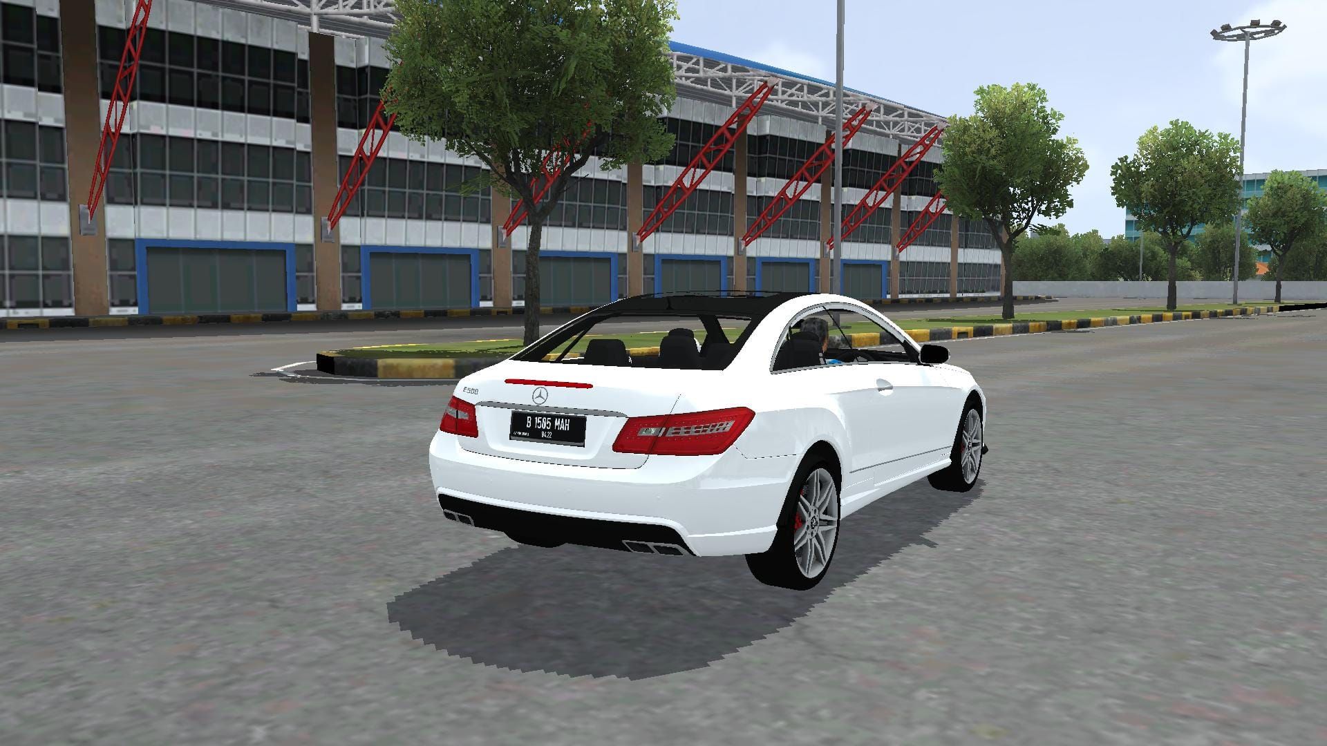 Photo of Mercedes Benz E500 4