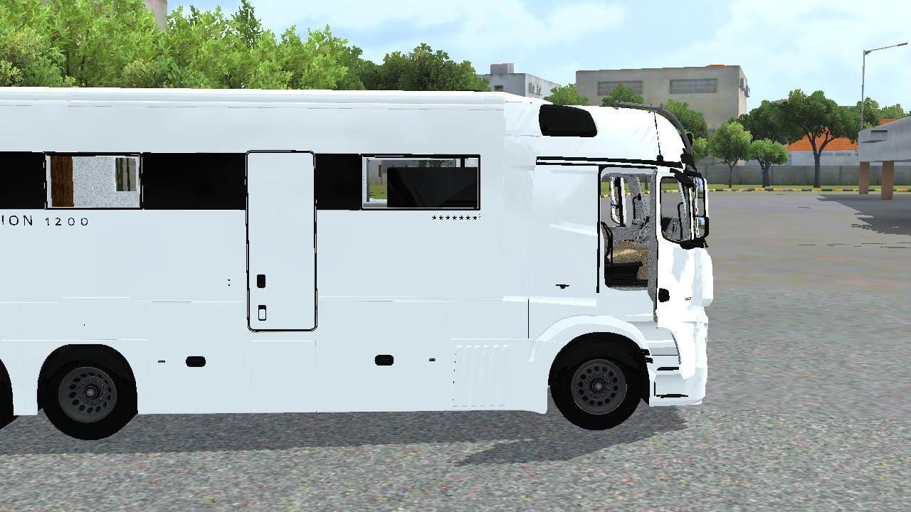Photo of Mercedes-Benz Motorhome 9