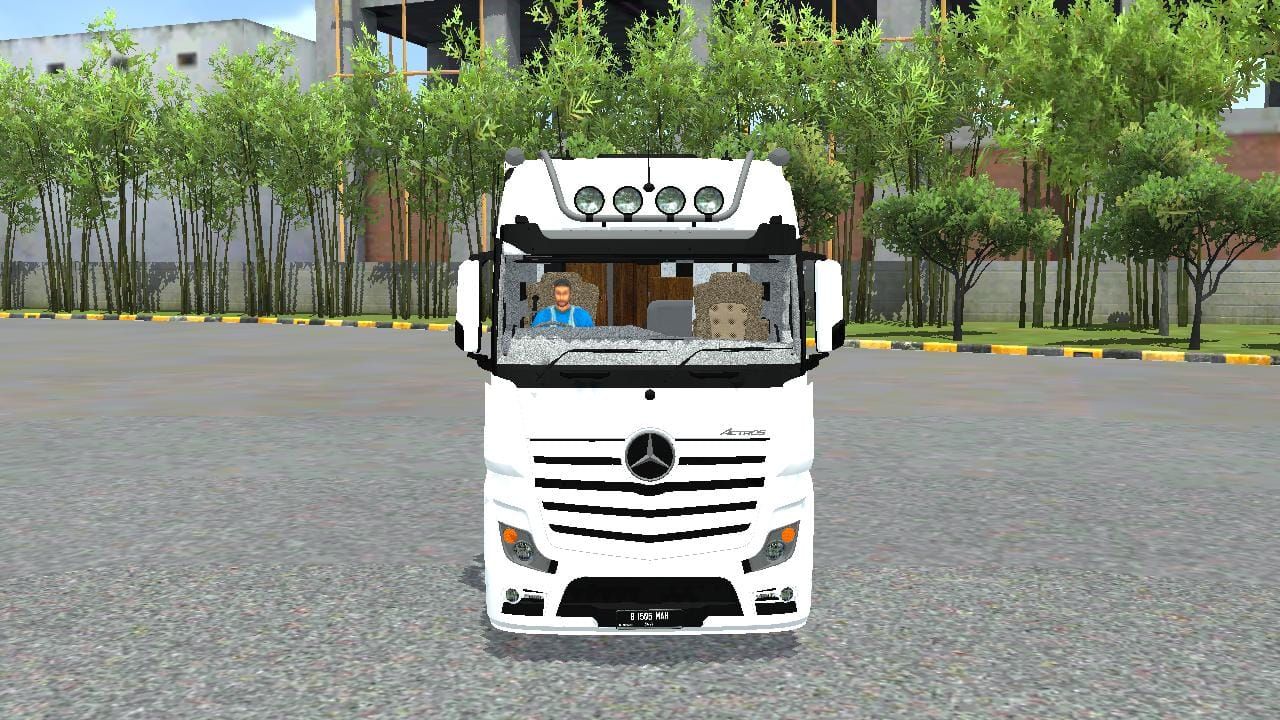 Photo of Mercedes-Benz Motorhome 1