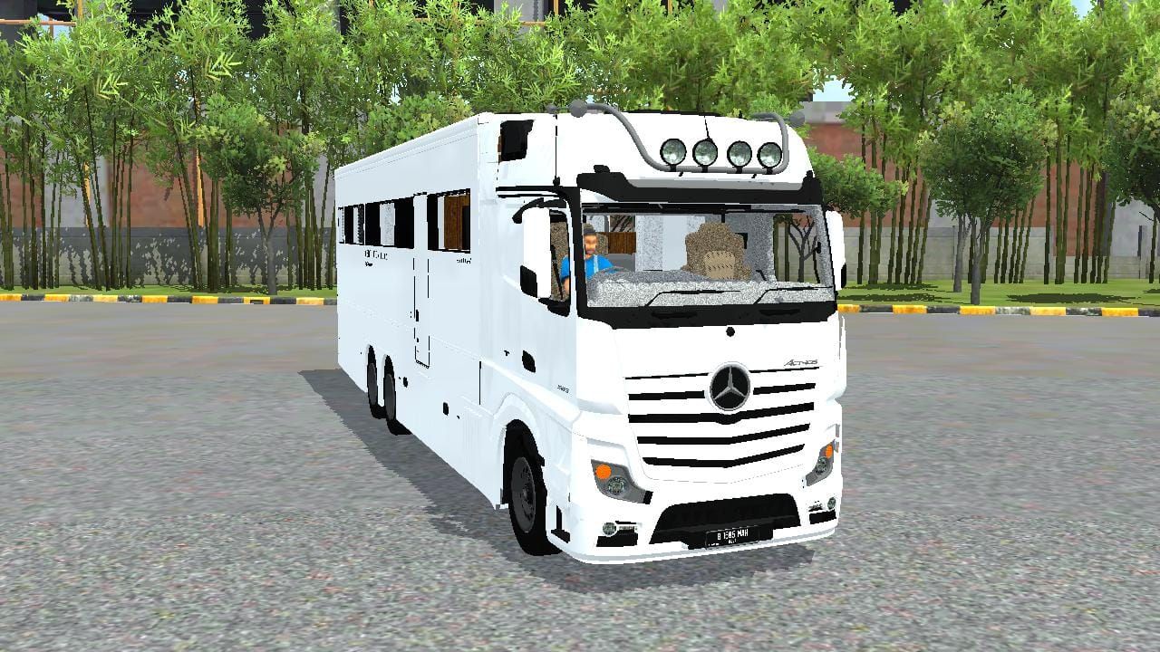 Photo of Mercedes-Benz Motorhome 2