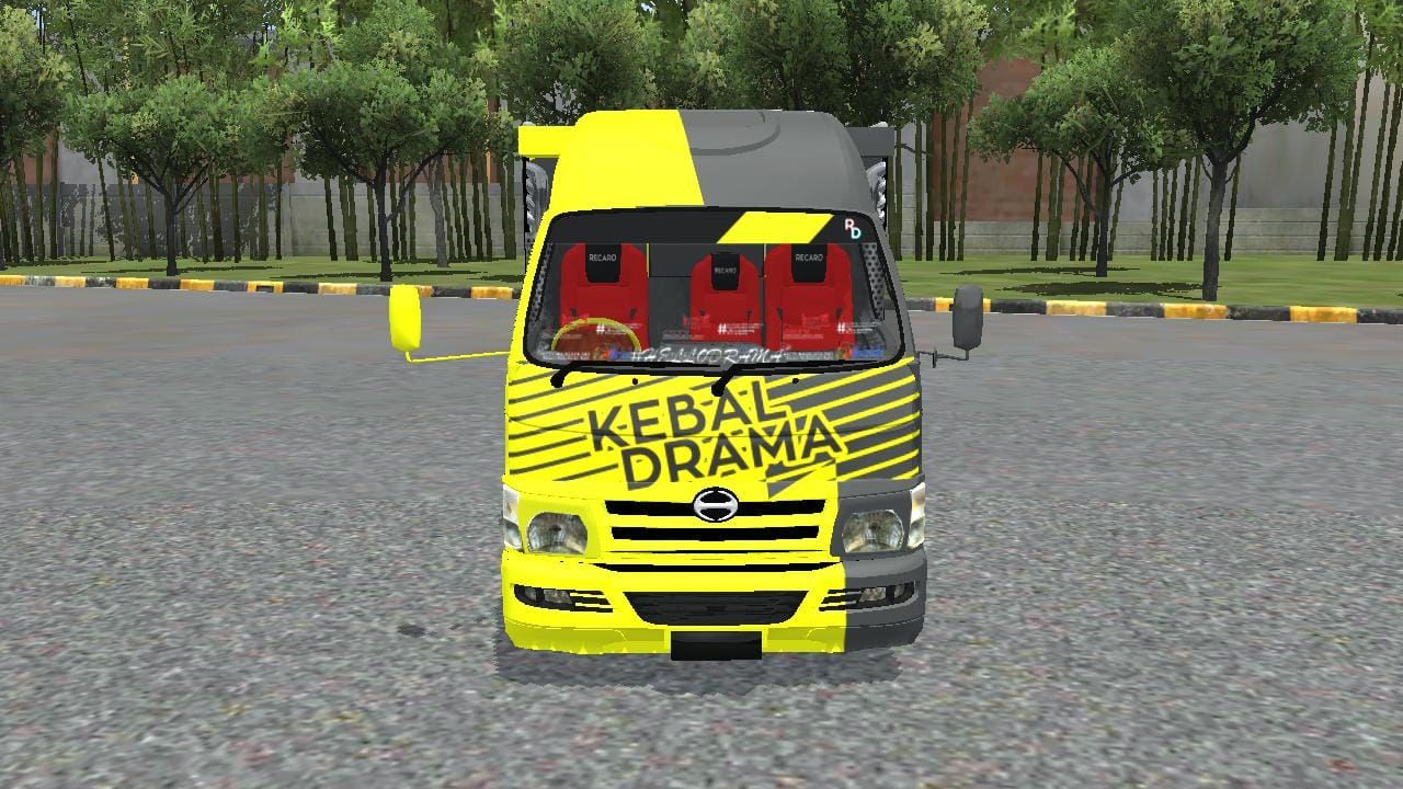 Photo of Hino Dutro 1