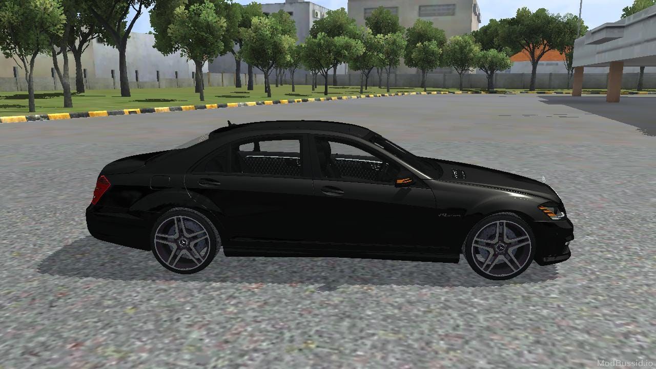 Photo of Mercedes Benz W221 3