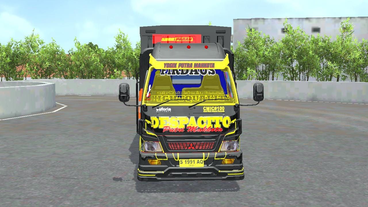 Photo of Mitsubishi Fuso Canter Box 1