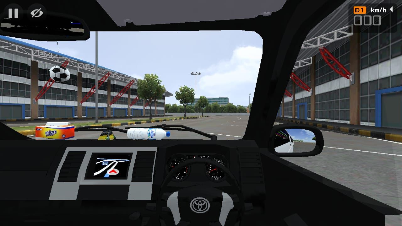 Photo of Toyota HiAce Commuter 10