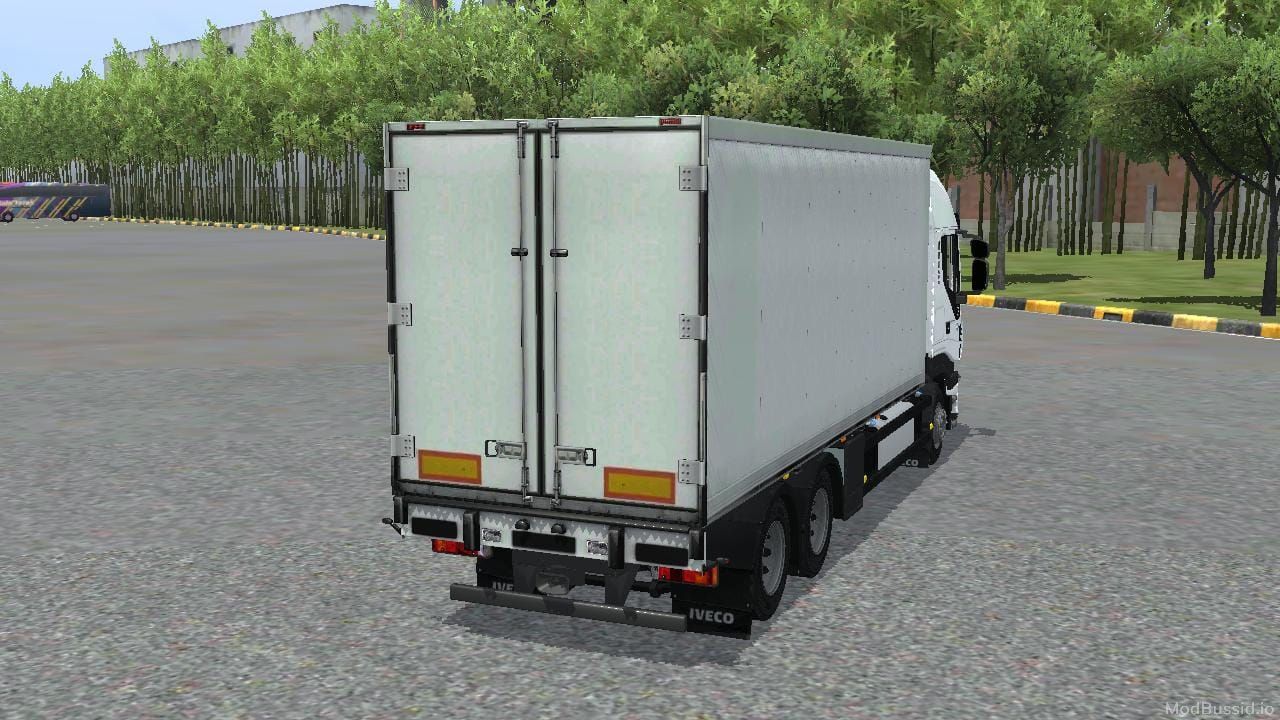 Photo of Iveco Hi-Way 6x2 Cooliner 4