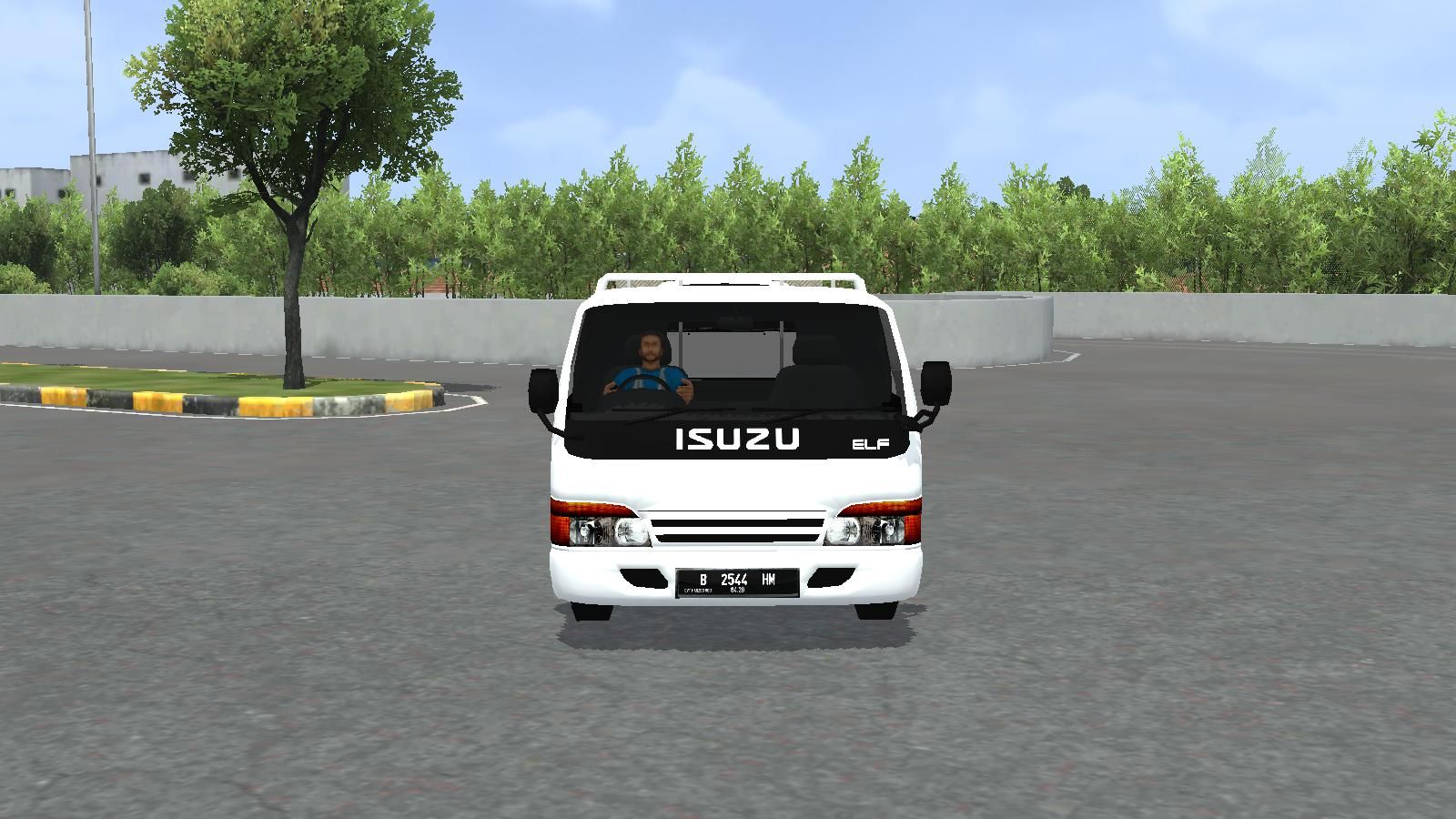 Photo of Isuzu Elf Safety Loader Truck (Towing) 1