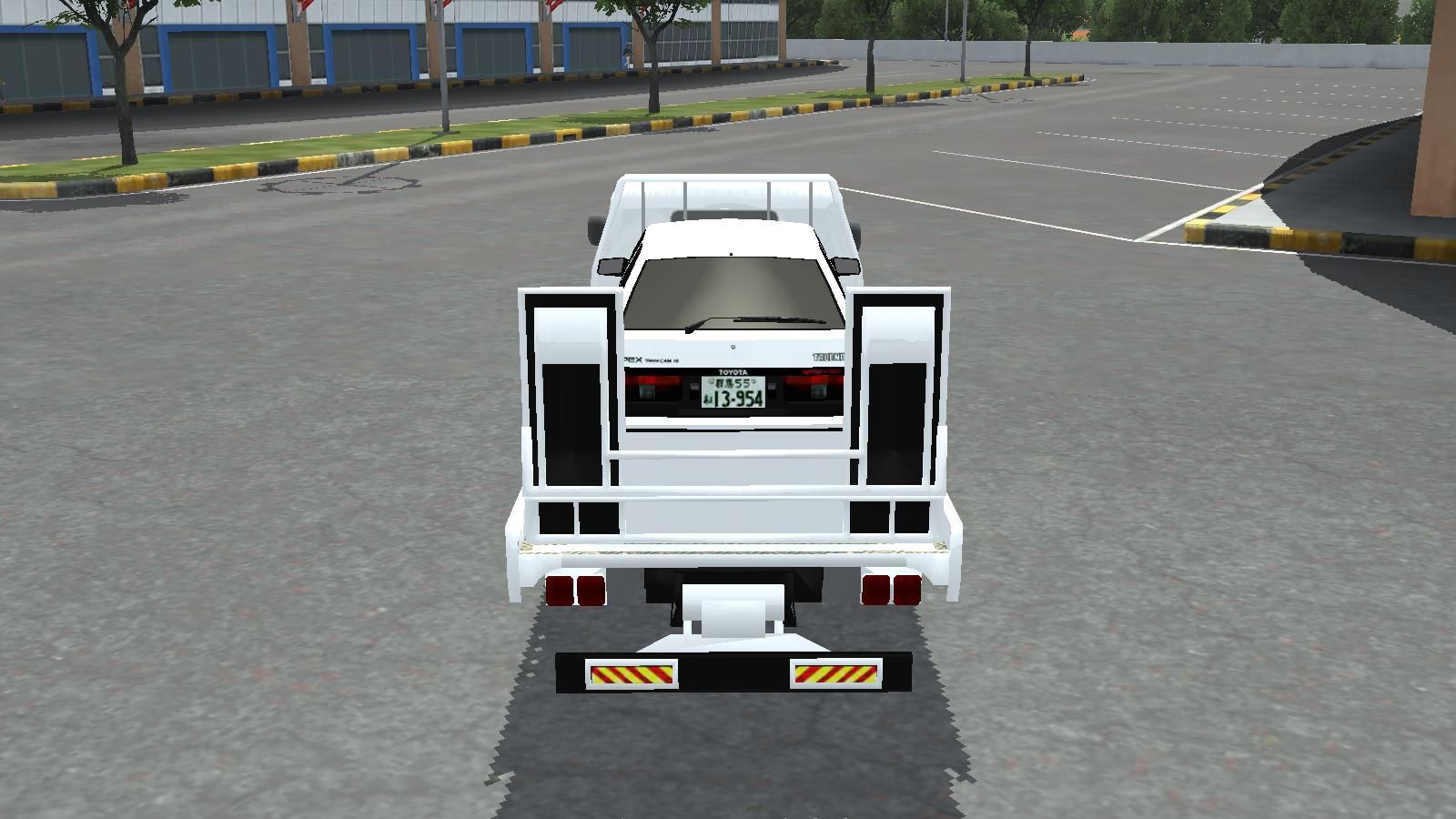 Photo of Isuzu Elf Safety Loader Truck (Towing) 6